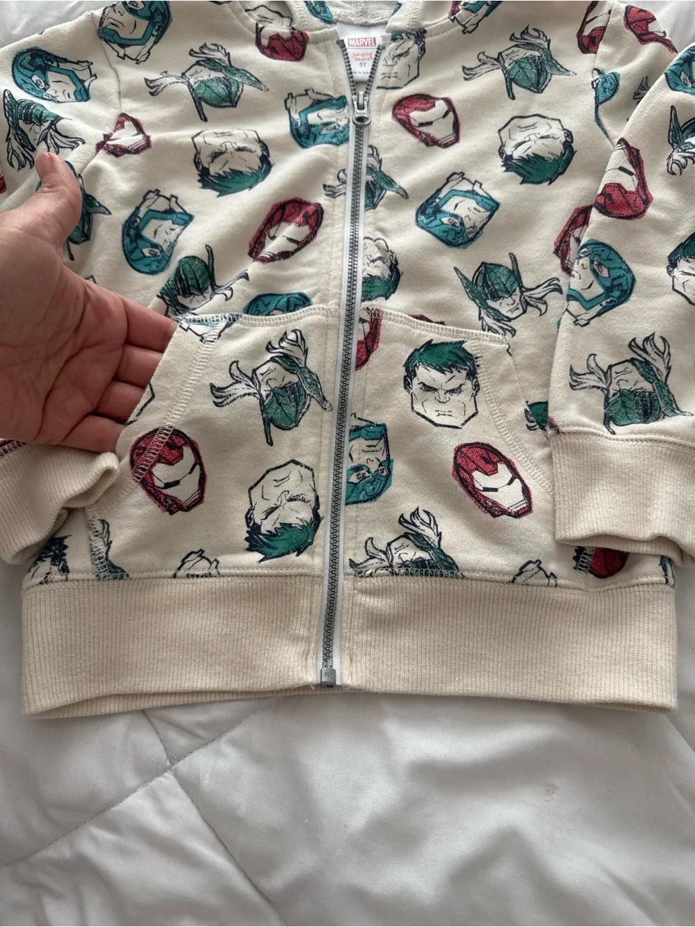 Marvel cream zip